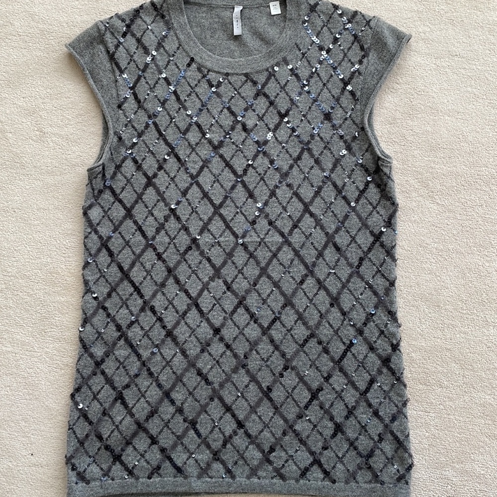 IISLI 100% gray cashmere sleeveless sweater/ vest. Size m